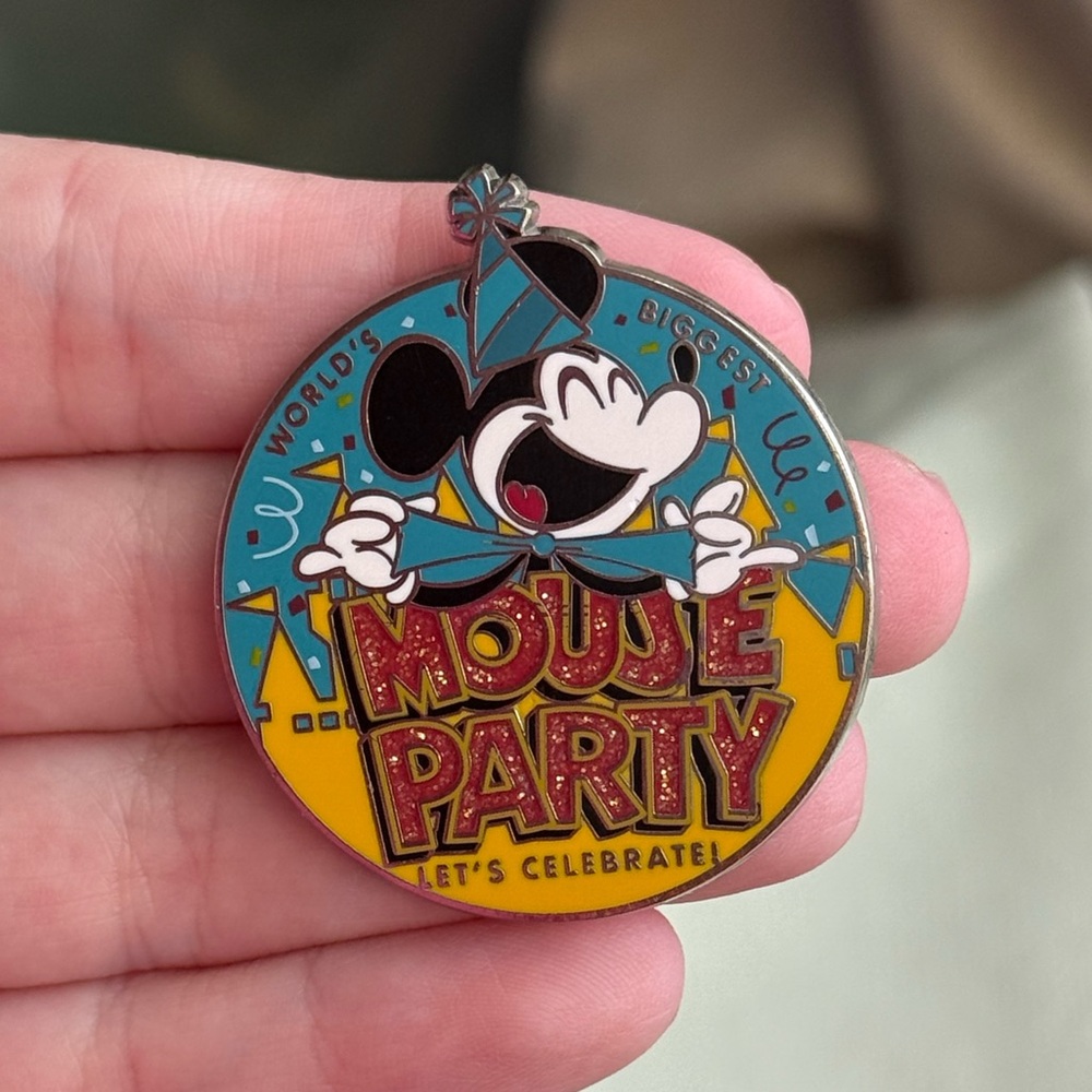 Disney Mickey Mouse World’s Biggest Party Collectible Pin